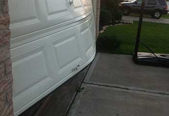 Garage Door Off Track | Aliso Viejo | Garage Door Repair Orange Garage Door Off Track Near Aliso Viejo | Garage Door Repair Orange