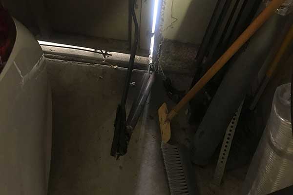 Garage Doors Costa Mesa CA | Repair Technicians Near You